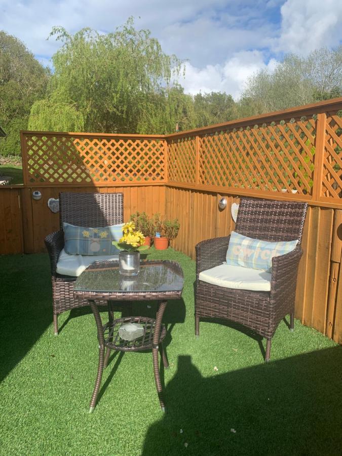 Swansea Log Cabin Pontardawe Екстер'єр фото