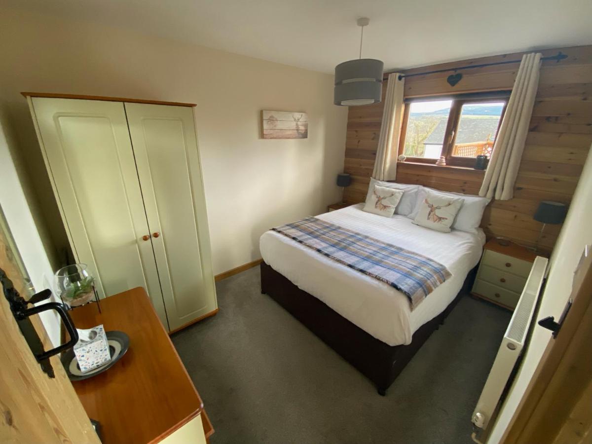 Swansea Log Cabin Pontardawe Екстер'єр фото