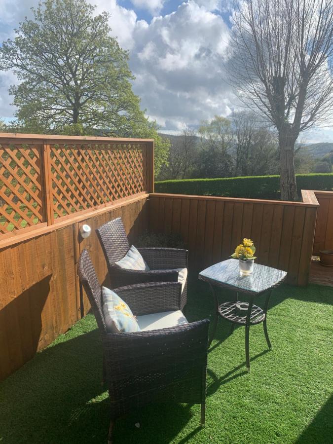 Swansea Log Cabin Pontardawe Екстер'єр фото