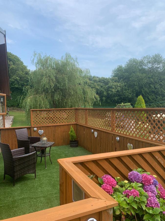 Swansea Log Cabin Pontardawe Екстер'єр фото