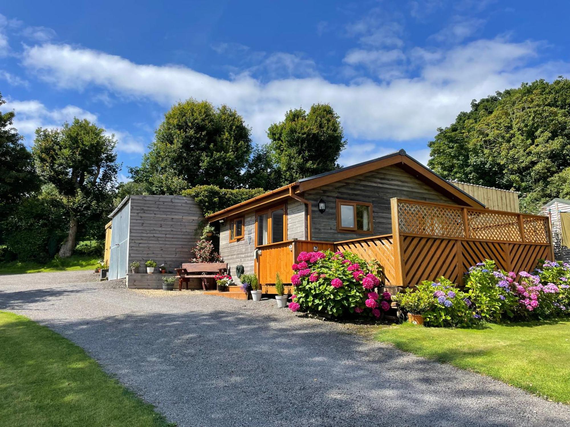 Swansea Log Cabin Pontardawe Екстер'єр фото